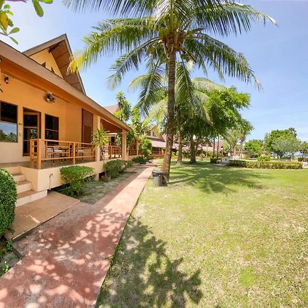 Cruiser Island By Swiss-Belhotel Ko Lone Exterior photo
